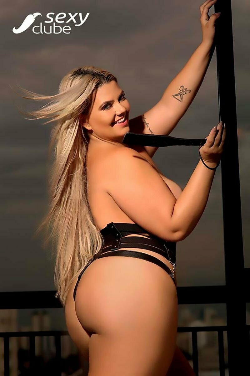 Débora Porto nua na Sexy 6